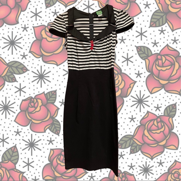 BELL SLEEVE SASSY DRESS BY PINKY PINUPS - Picture 4 of 11